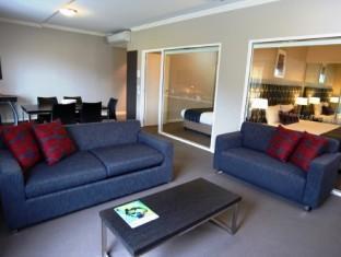 Quest Aparthotel 4*