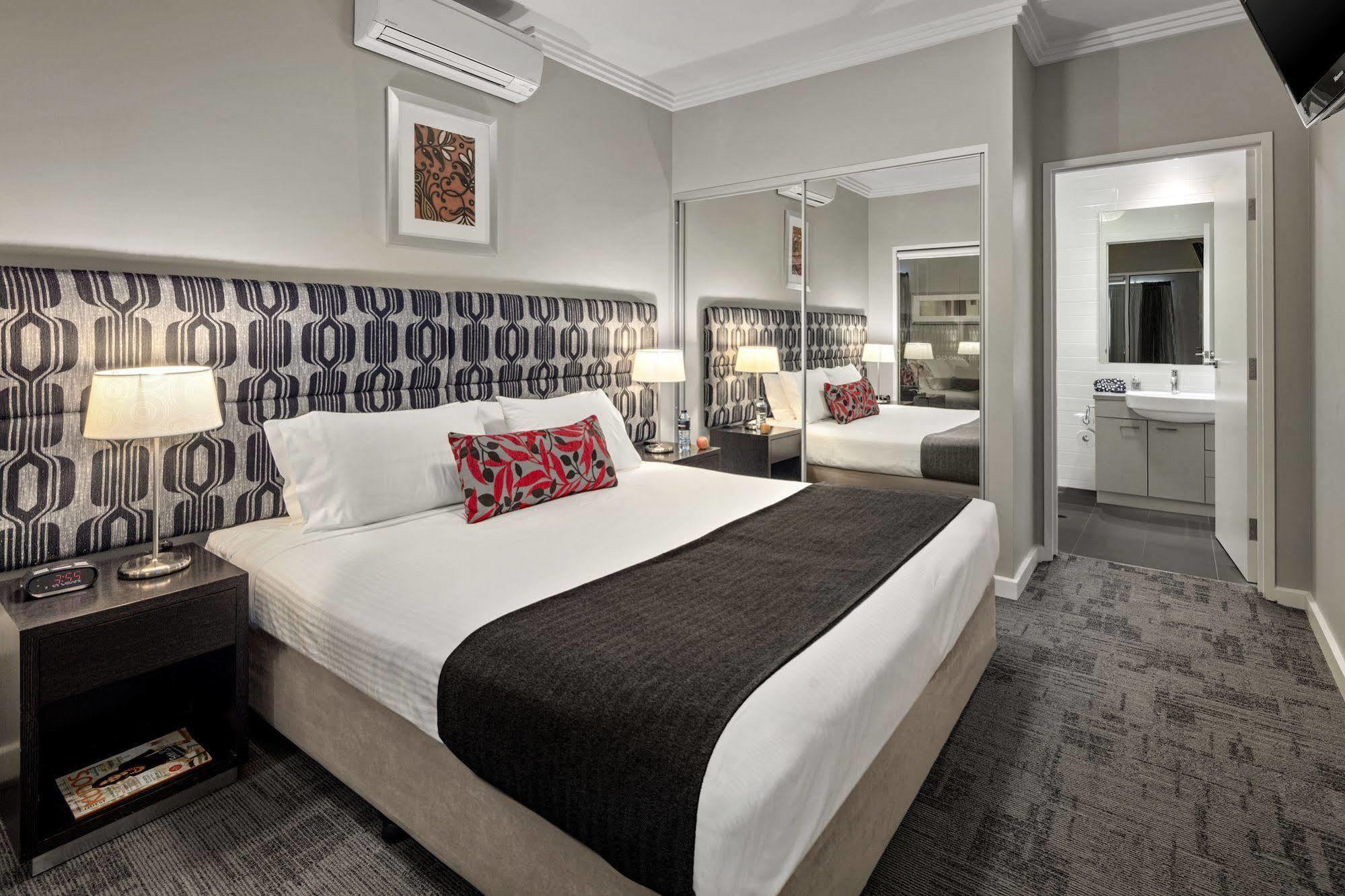 Quest Aparthotel 4*
